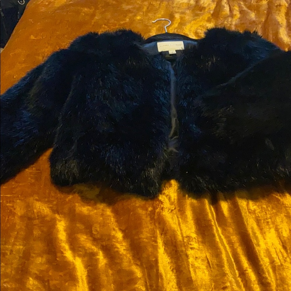 Cropped faux fur Jacket